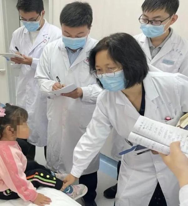 郑州多家医院迎就诊高峰！肺炎支原体感染是肺炎吗？康复后为何一直咳嗽？专家回应