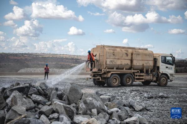 探访肯尼亚斯瓦克大坝及周边惠民设施 探访肯尼亚斯瓦克大坝及周边惠民设施