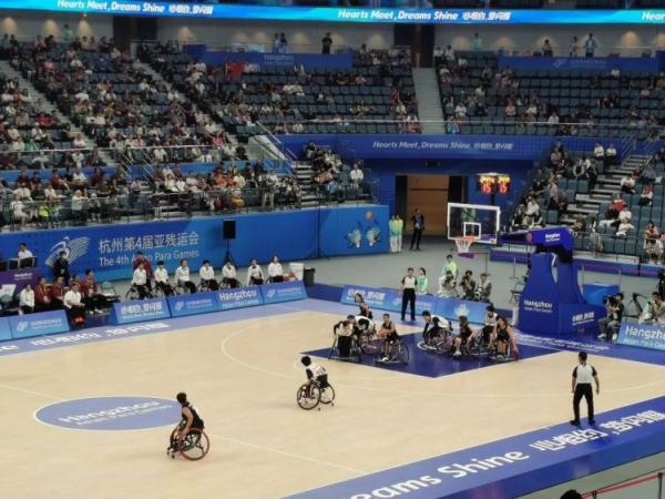 亚残运会中国队首场比赛，最热烈的掌声给了这一幕