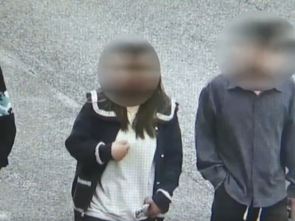 “警官，我来自首，我还要举报一个犯罪团伙！”