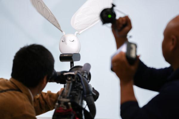 在日本博览会体验“超智能社会”场景 在日本博览会体验“超智能社会”场景