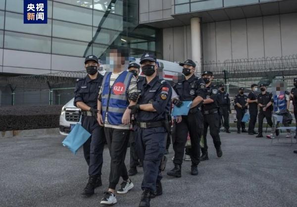 重拳出击！417名跨境电信诈骗犯罪嫌疑人从菲律宾被押解回国