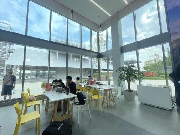 跟阿姨爷叔别苗头！上海年轻人流行吃食堂？网友：看馋了...