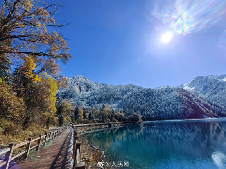 梦幻！九寨沟秋日雪景唯美浪漫