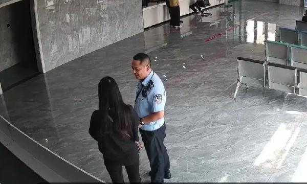 留学女儿被绑架？真相是……