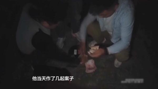 卖废品攒的钱全被盗！老人急哭了，警方迅速判断：是他