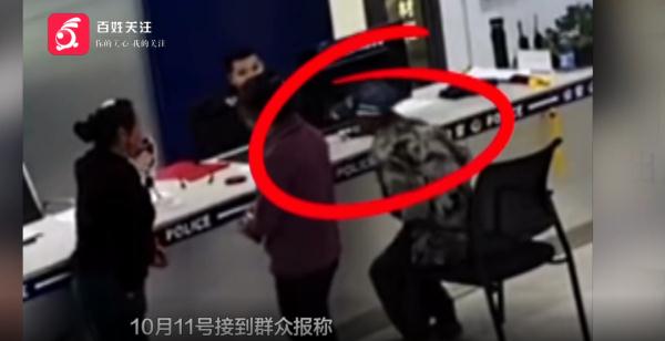 卖废品攒的钱全被盗！老人急哭了，警方迅速判断：是他