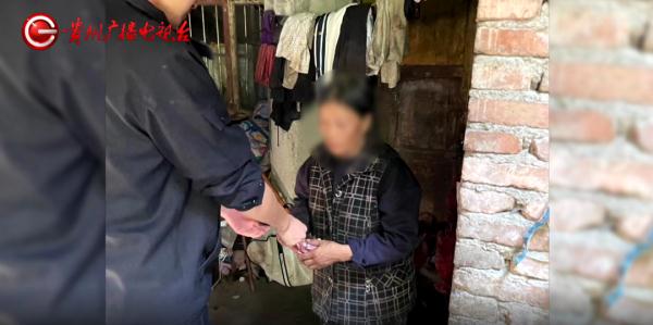 卖废品攒的钱全被盗！老人急哭了，警方迅速判断：是他