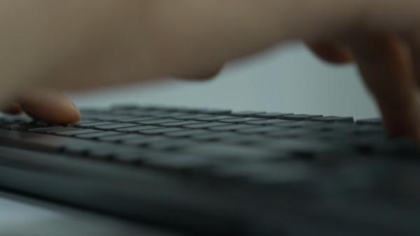 知法犯法？贵州一实习“律师”盗窃律所，民警调查发现.