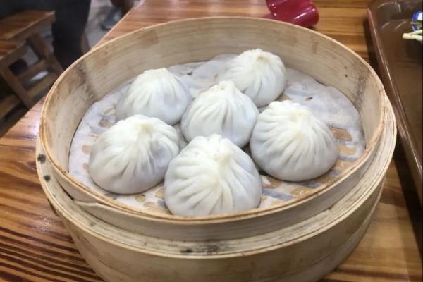 跟阿姨爷叔别苗头！上海年轻人流行吃食堂？网友：看馋了...