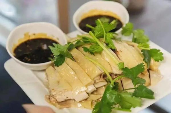 跟阿姨爷叔别苗头！上海年轻人流行吃食堂？网友：看馋了...