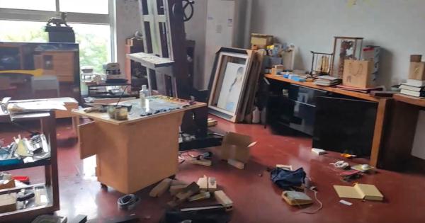 沪一美术馆竟遭组团"清仓",小偷嚣张题字!沈腾,马化腾都沉默了…