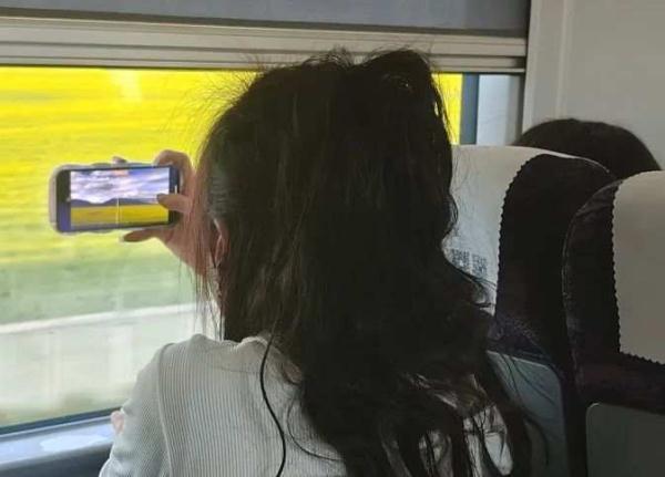 让大爷“圈粉”的列车美景,找到了! 让大爷“圈粉”的列车美景,找到了!