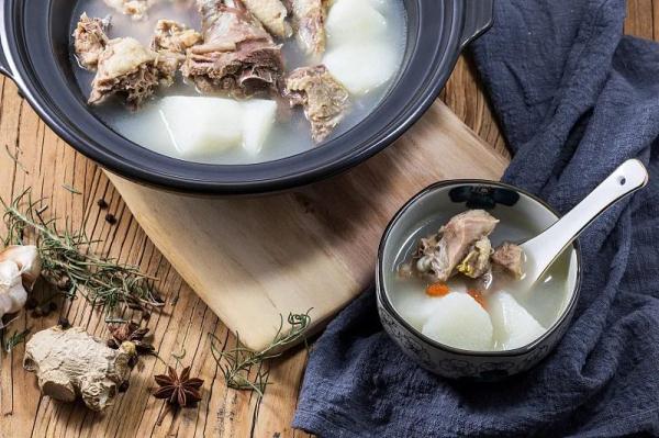 节食减肥、过度防晒，会增加骨质疏松风险！一文了解骨质疏松→