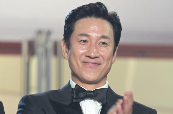 涉嫌吸毒！韩国知名男星被警方调查