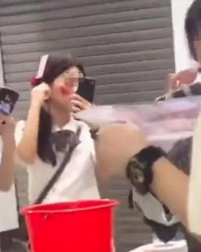 禁止“惊悚妆”进站？