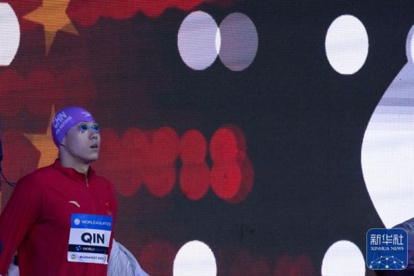 游泳世界杯布达佩斯站｜覃海洋100米蛙泳夺冠