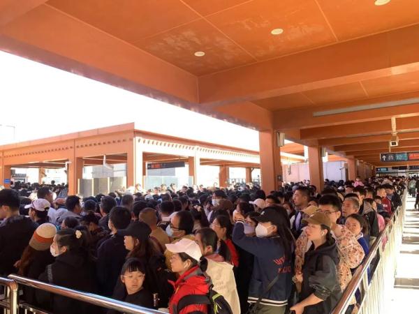 香山红叶季首个高峰,我们替你去看了看 香山红叶季首个高峰,我们替你去看了看