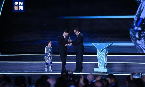 “科幻文学界的诺贝尔奖”揭晓！“90后”中国作家海漄获雨果奖