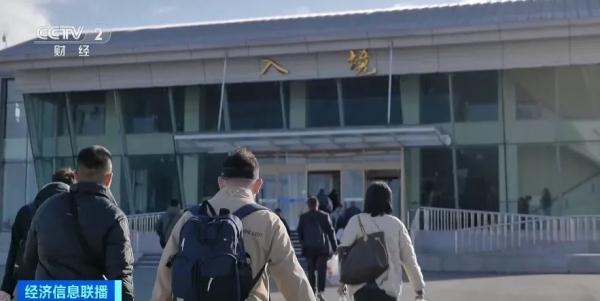 俄罗斯人组团来中国吃早饭！这里早市火了！早晨七点热闹非凡