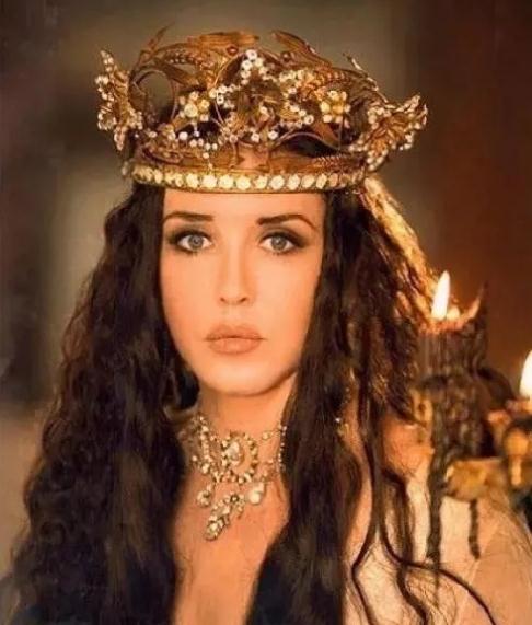 法国知名女演员涉嫌逃税，被判刑！