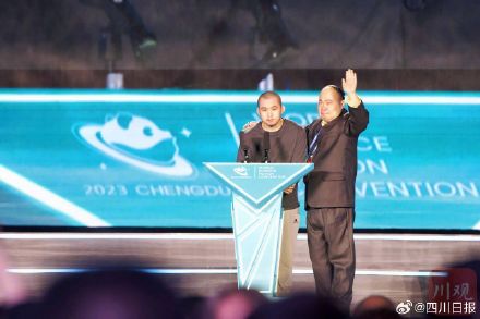 2023雨果奖在成都揭晓！中国科幻创作者获雨果奖四大奖项