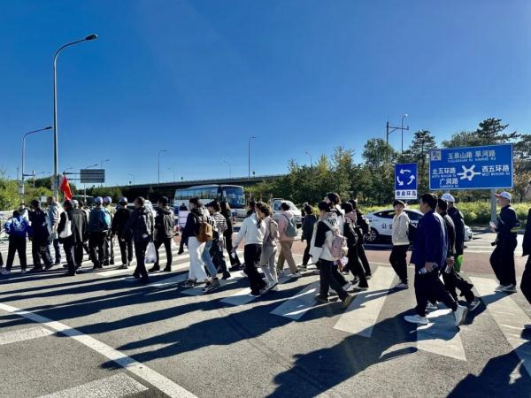 香山红叶季首个高峰,我们替你去看了看 香山红叶季首个高峰,我们替你去看了看