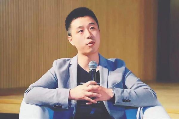 白天做金融晚上写科幻,90后中国作家海漄获雨果奖! 白天做金融晚上写科幻,90后中国作家海漄获雨果奖!