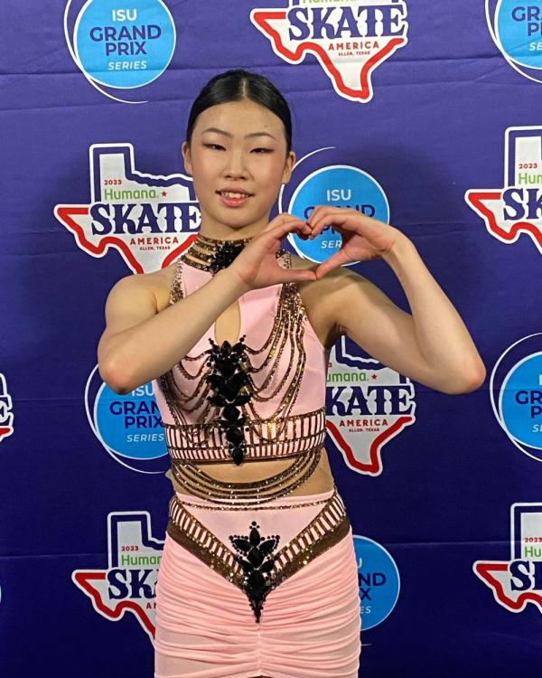 安香怡完成花滑大奖赛成年组首秀 短节目暂列第八 安香怡完成花滑大奖赛成年组首秀 短节目暂列第八