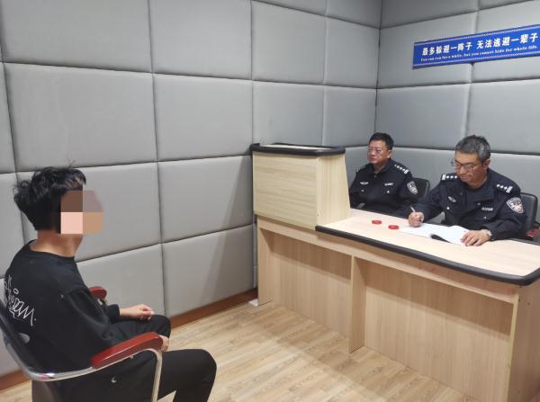 武汉警方打掉偷渡缅北团伙,两名“蛇头”被判刑! 武汉警方打掉偷渡缅北团伙,两名“蛇头”被判刑!