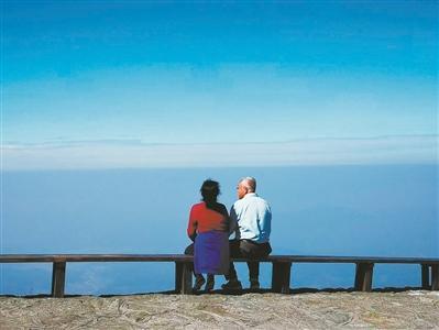 “沉浸式”居住:老年人旅游新趋势 “沉浸式”居住:老年人旅游新趋势