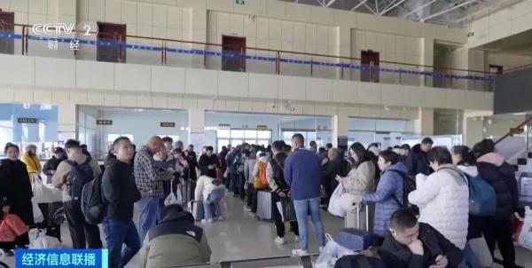 俄罗斯人组团来中国吃早饭！这里早市火了！早晨七点热闹非凡