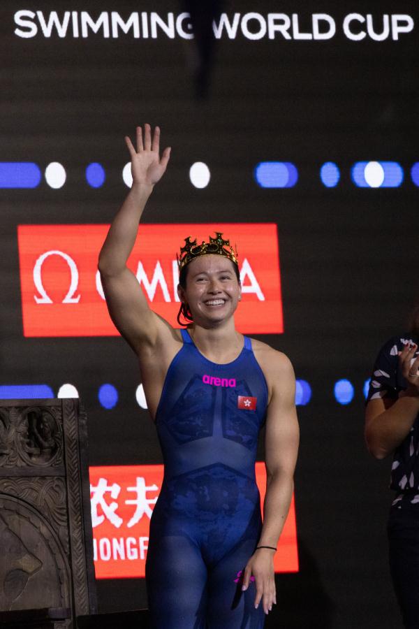 游泳世界杯布达佩斯站：麦基翁再破世界纪录 覃海洋摘金张雨霏夺银