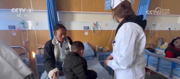 在中国海拔最高的重症病房 医者仁心创造生命救助奇迹