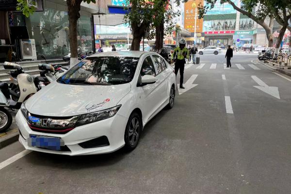 重庆最新违停曝光!你的爱车“出镜”了吗?这些地方不能停车 重庆最新违停曝光!你的爱车“出镜”了吗?这些地方不能停车