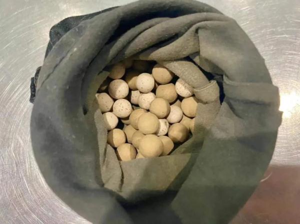 旅客携带的保健石竟是......核辐射超标1000倍! 旅客携带的保健石竟是......核辐射超标1000倍!