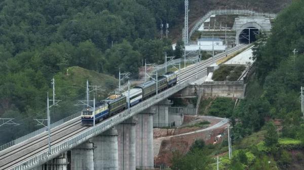 龙龙高铁,进入开通倒计时! 龙龙高铁,进入开通倒计时!