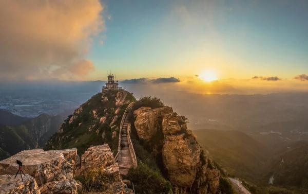 2人失足坠崖！知名景区通报
