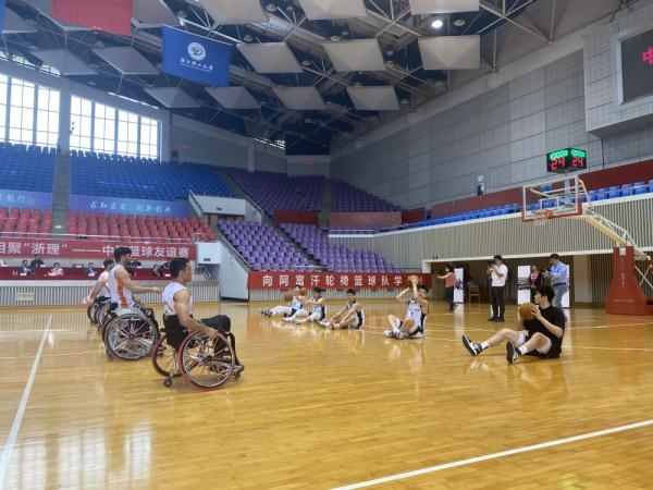 杭州亚残运会|运动打破界限 阿富汗男子轮椅篮球队走进浙江理工大学