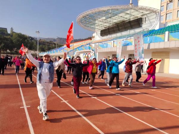 爱在金秋,情暖重阳!兰州市开展形式多样的庆重阳节活动 爱在金秋,情暖重阳!兰州市开展形式多样的庆重阳节活动