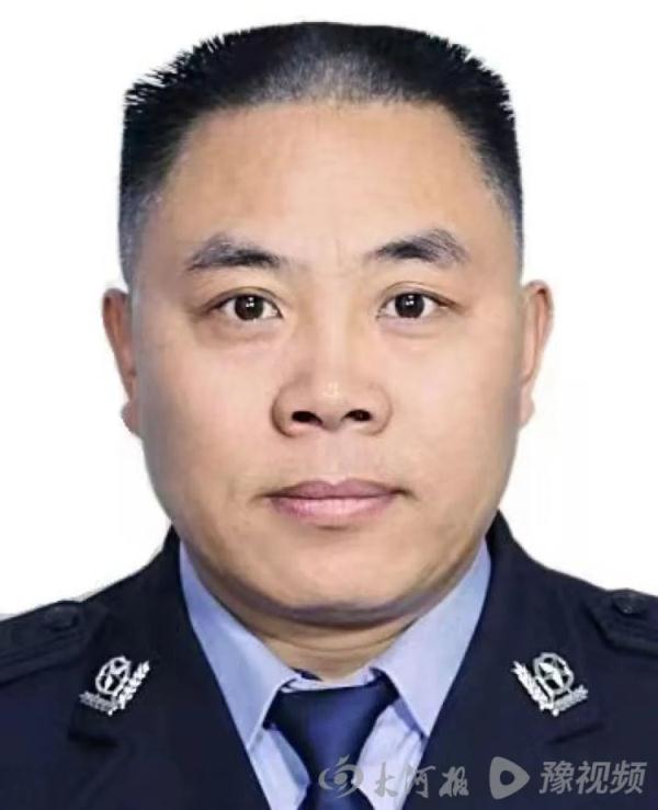 男子跳楼自杀被民警飞扑救下，开口第一句话：“哥们，你真猛！”