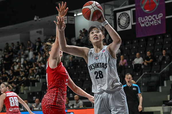 李月汝15分创留洋生涯新高 李月汝15分创留洋生涯新高