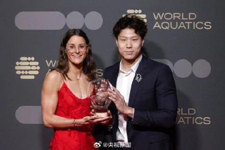 赞！覃海洋获评年度最佳游泳运动员