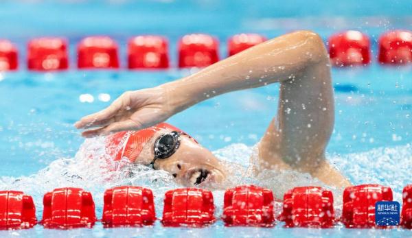 游泳——女子400米自由泳S11级：张晓彤夺冠