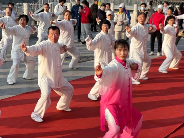 爱在金秋,情暖重阳!兰州市开展形式多样的庆重阳节活动 爱在金秋,情暖重阳!兰州市开展形式多样的庆重阳节活动