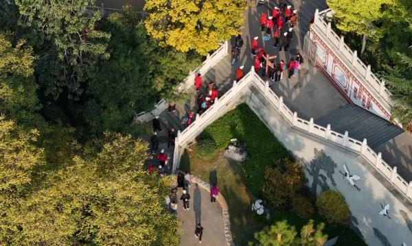 爱在金秋,情暖重阳!兰州市开展形式多样的庆重阳节活动 爱在金秋,情暖重阳!兰州市开展形式多样的庆重阳节活动