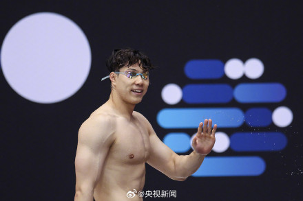 赞！覃海洋获评年度最佳游泳运动员