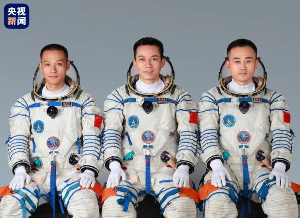 最年轻乘组！汤洪波、唐胜杰、江新林！