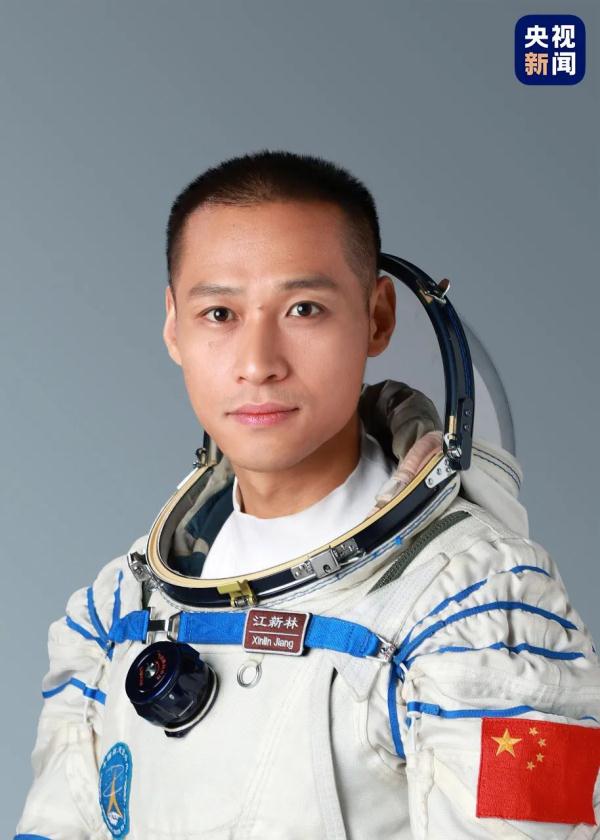 最年轻乘组！汤洪波、唐胜杰、江新林！
