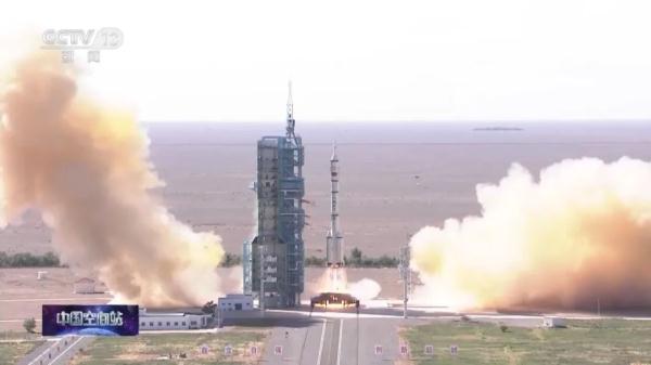 汤洪波:刚回地球,又要出差 汤洪波:刚回地球,又要出差